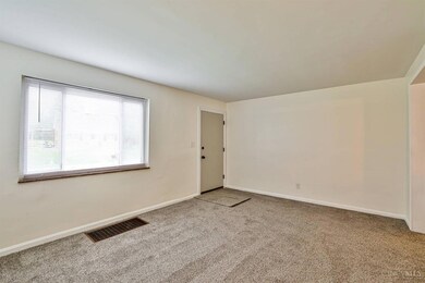 2729 Hennge Dr, Cincinnati, OH 45239 - photo 6