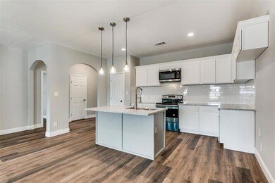 1308 NE Main St, Ennis, TX 75119 - photo 6