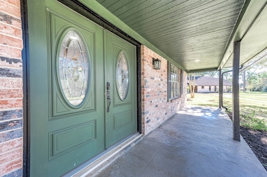 405 Karlis Dr, Alvin, TX 77511 - photo 7