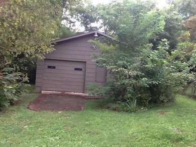 Detached garage