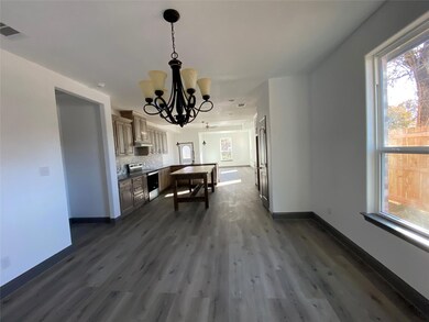 503 Robbins St, Cleburne, TX 76031 - photo 3