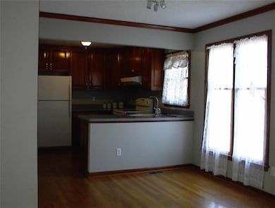 Kitchen eating area.