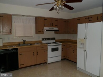 23 Cedar Place, Swedesboro, NJ 08085 - photo 3