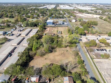 5005, 5015, 5017, 00 Maufrais Ln, Austin, TX 78744 - photo 6