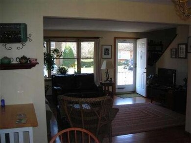 51 Hatfield St, Northampton, MA 01060 - photo 2