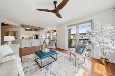  This bright and airy End unit is the perfect sett