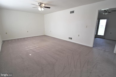 109 APT. B Huyard Ave, New Holland, PA 17557 - photo 4