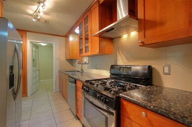 1322 Curtin St, Houston, TX 77018 - photo 4