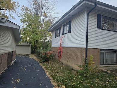 213 Berry St, Park Forest, IL 60466 - photo 2