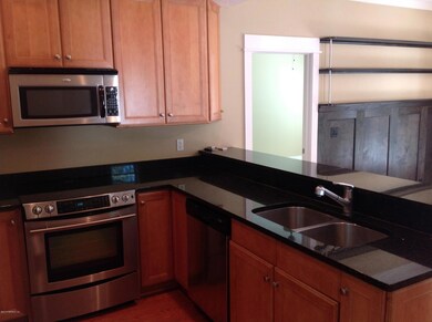 Kitchen Photo 1