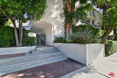 11687 Bellagio Rd unit 3, Los Angeles, CA 90049 - photo 2