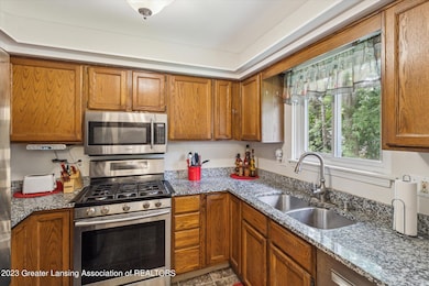 04-5983-Cypress-St-Haslett-MI-48840-Wind