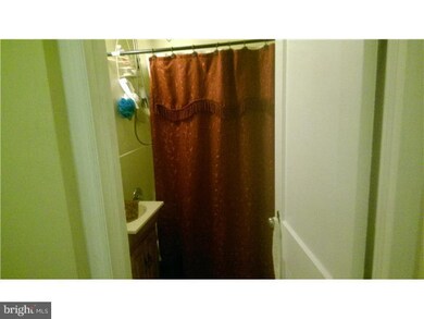 6857 Clover Ln, Upper Darby, PA 19082 - photo 3