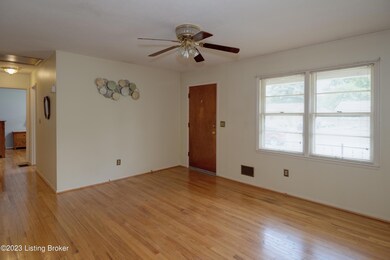 9306 Pagoda Dr, Louisville, KY 40229 - photo 6