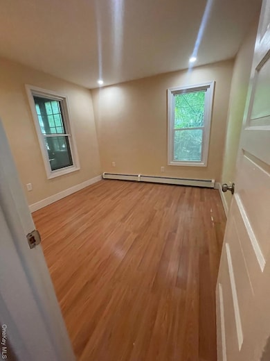 27 Poplar St unit 1st Floor, Waterbury, CT 06708 - photo 5