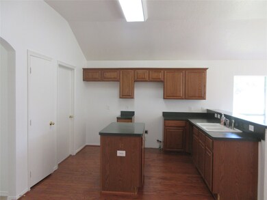 32003 Sue Ln, Pinehurst, TX 77362 - photo 6