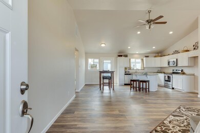 2-web-or-mls-597 Scenic Loop-2