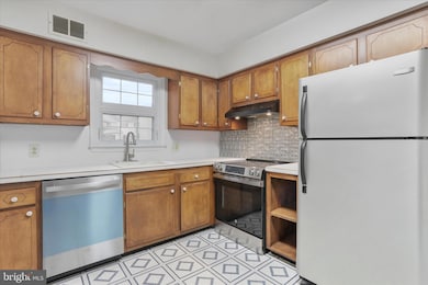 710 Cumberland Ave, Chambersburg, PA 17201 - photo 3