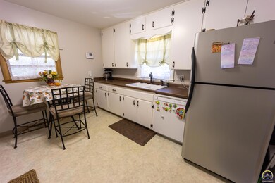 1716 SW 22nd Park, Topeka, KS 66611 - photo 7