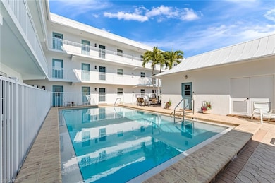 1021 3rd St S unit 110, Naples, FL 34102 - photo 4