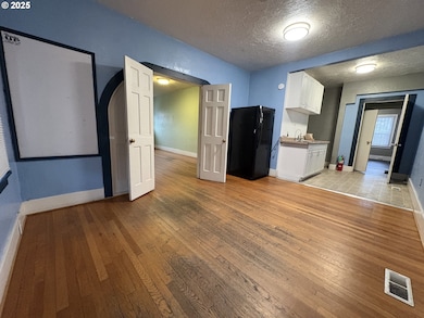 960 W 7th Ave, Eugene, OR 97402 - photo 5