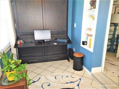 Murphy Bed in Sun-Room/Den/Office
