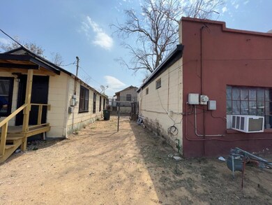 304 E Stewart St, Laredo, TX 78040 - photo 5