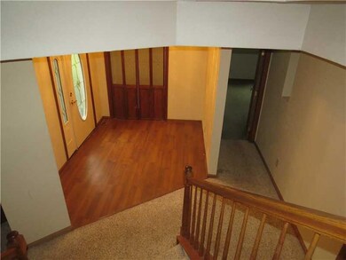 Entry/Foyer.