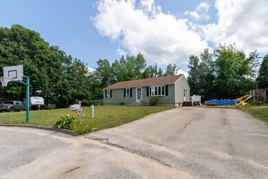 10 Thornapple Cir, Rutland, MA 01543 - photo 2