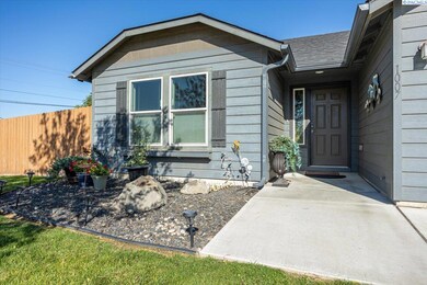 1007 S Keller Place, Kennewick, WA 99338 - photo 2