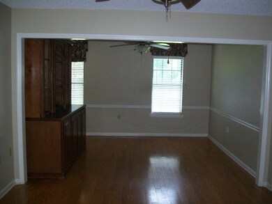 407 Azalea Blvd, Douglas, GA 31533 - photo 2