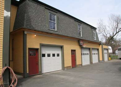 108 Elm St, Saint Johnsbury, VT 05819 - photo 2