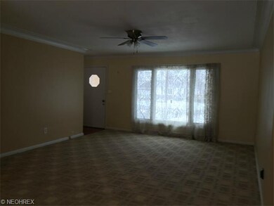 Entrance w/Closet that flows into Open Living Room