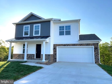 137 Moody Dr, Martinsburg, WV 25405 - photo 2