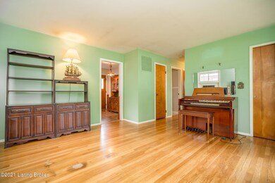 9605 Sue Helen Dr-12