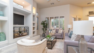 6461 E Crested Sagurao Ln-40