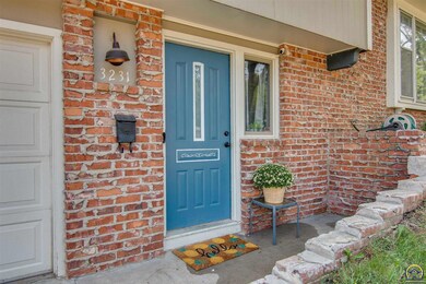 3231 SW 33rd St, Topeka, KS 66614 - photo 4