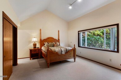 1360 SW Crest Cir_07