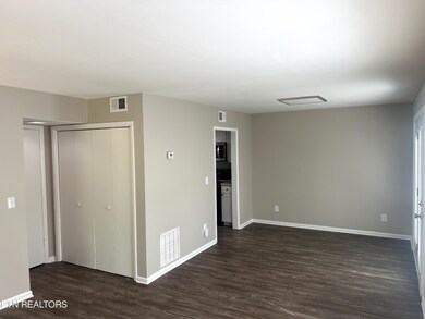 500 Pilgrim Ct unit B, Johnson City, TN 37601 - photo 3