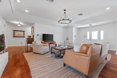 612 W Morse St, Fredericksburg, TX 78624 - photo 7