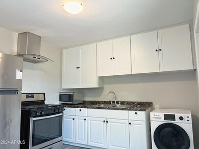 2726 E Willetta St unit 2, Phoenix, AZ 85008 - photo 4