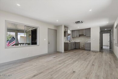 45800 Challenger Way unit 11, Lancaster, CA 93535 - photo 3