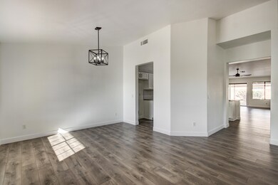 538 W Mesquite St-12