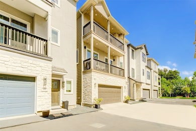 1444 W 34th 1 2 St, Houston, TX 77018 - photo 2