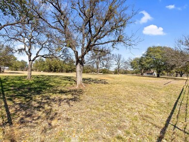 401 Yukon Ct, Weatherford, TX 76087 - photo 2