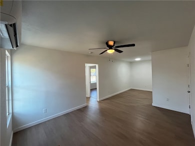 1507 10th St unit 2, Corpus Christi, TX 78404 - photo 2