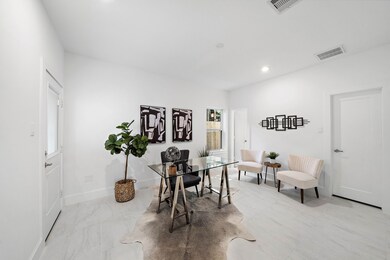 835 Fisher St unit D, Houston, TX 77018 - photo 3