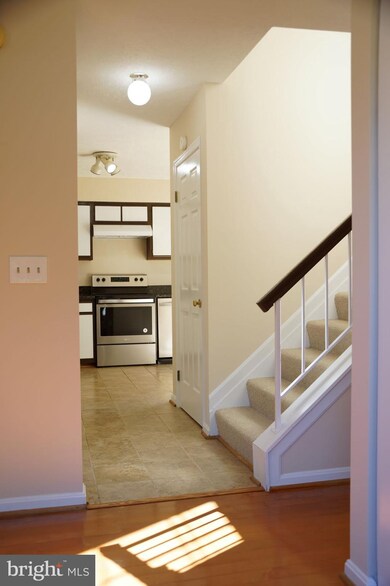 14021D Grumble Jones Ct, Centreville, VA 20121 - photo 3