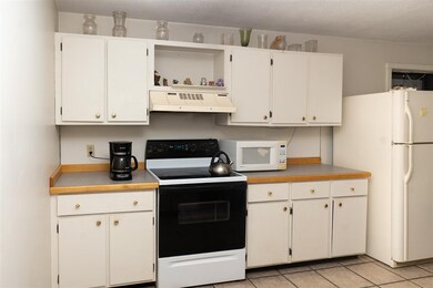 30 Floyd Ave unit 4, West Lebanon, NH 03784 - photo 2