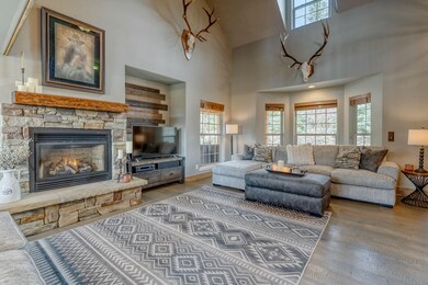 Living/Fireplace